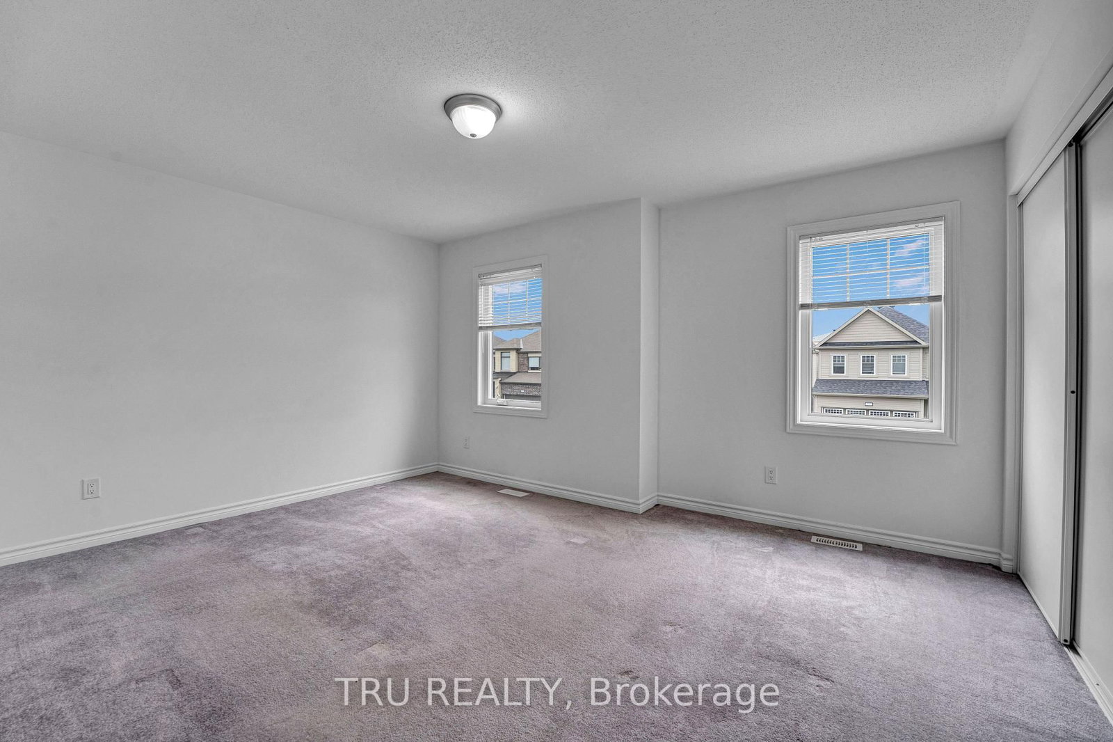 207 QUARTER HORSE Street • Ottawa, ON photo 31