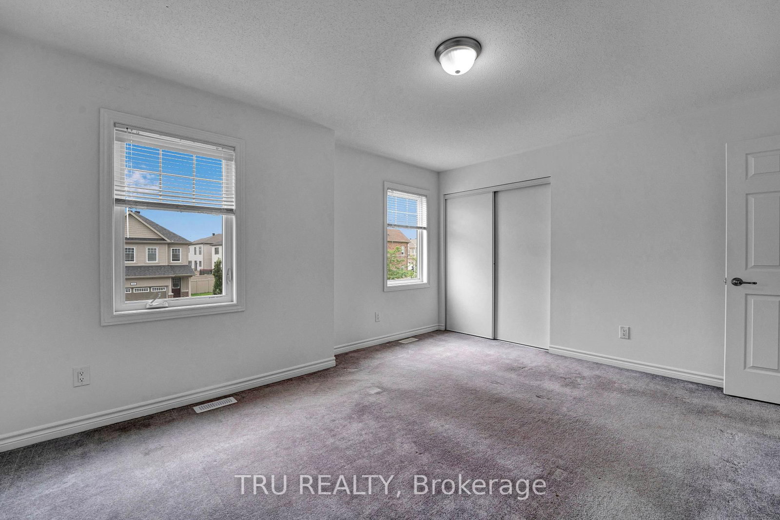 207 QUARTER HORSE Street • Ottawa, ON photo 32
