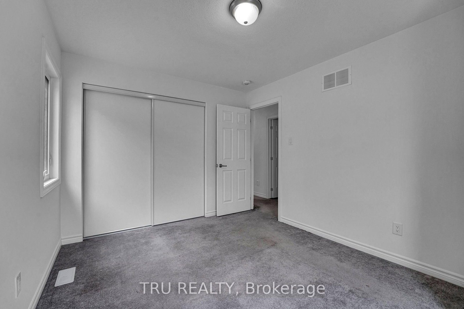 207 QUARTER HORSE Street • Ottawa, ON photo 34