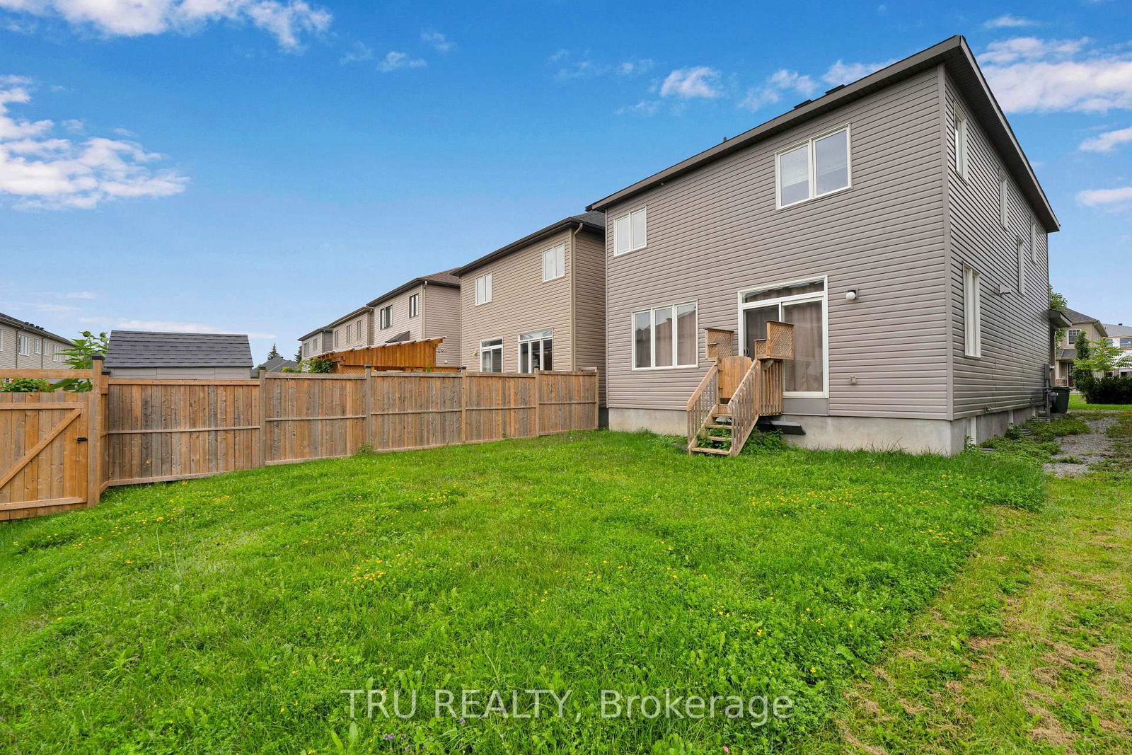 207 QUARTER HORSE Street • Ottawa, ON photo 36