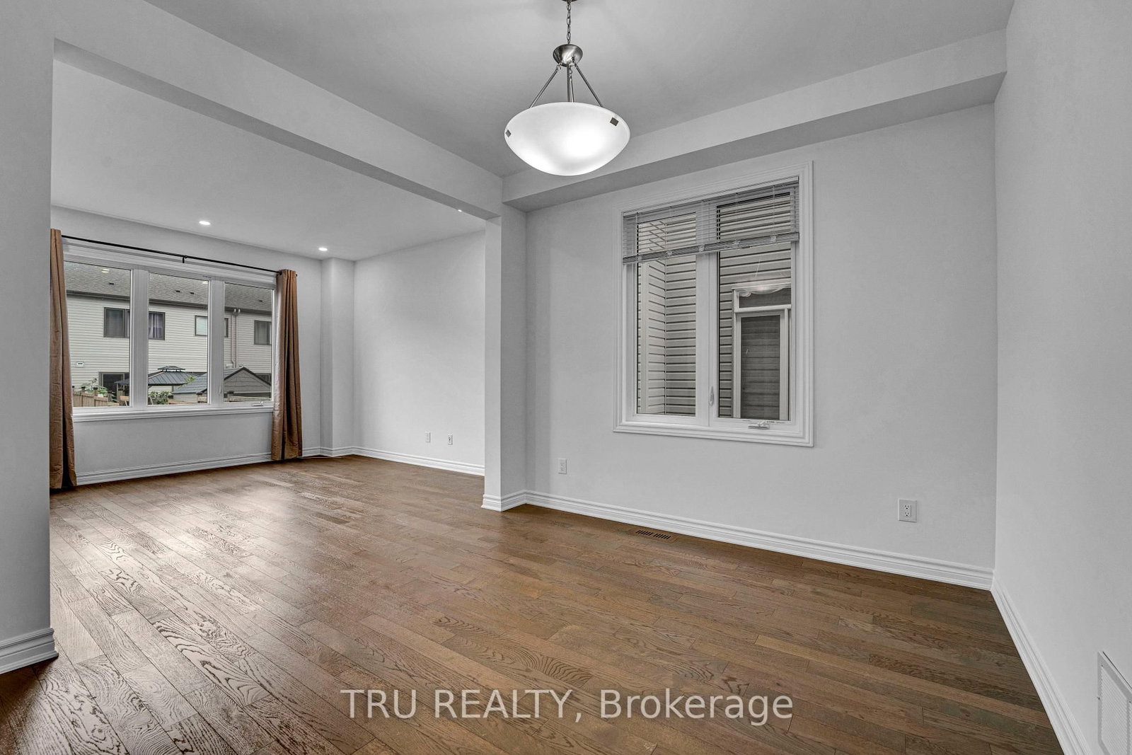 207 QUARTER HORSE Street • Ottawa, ON photo 8
