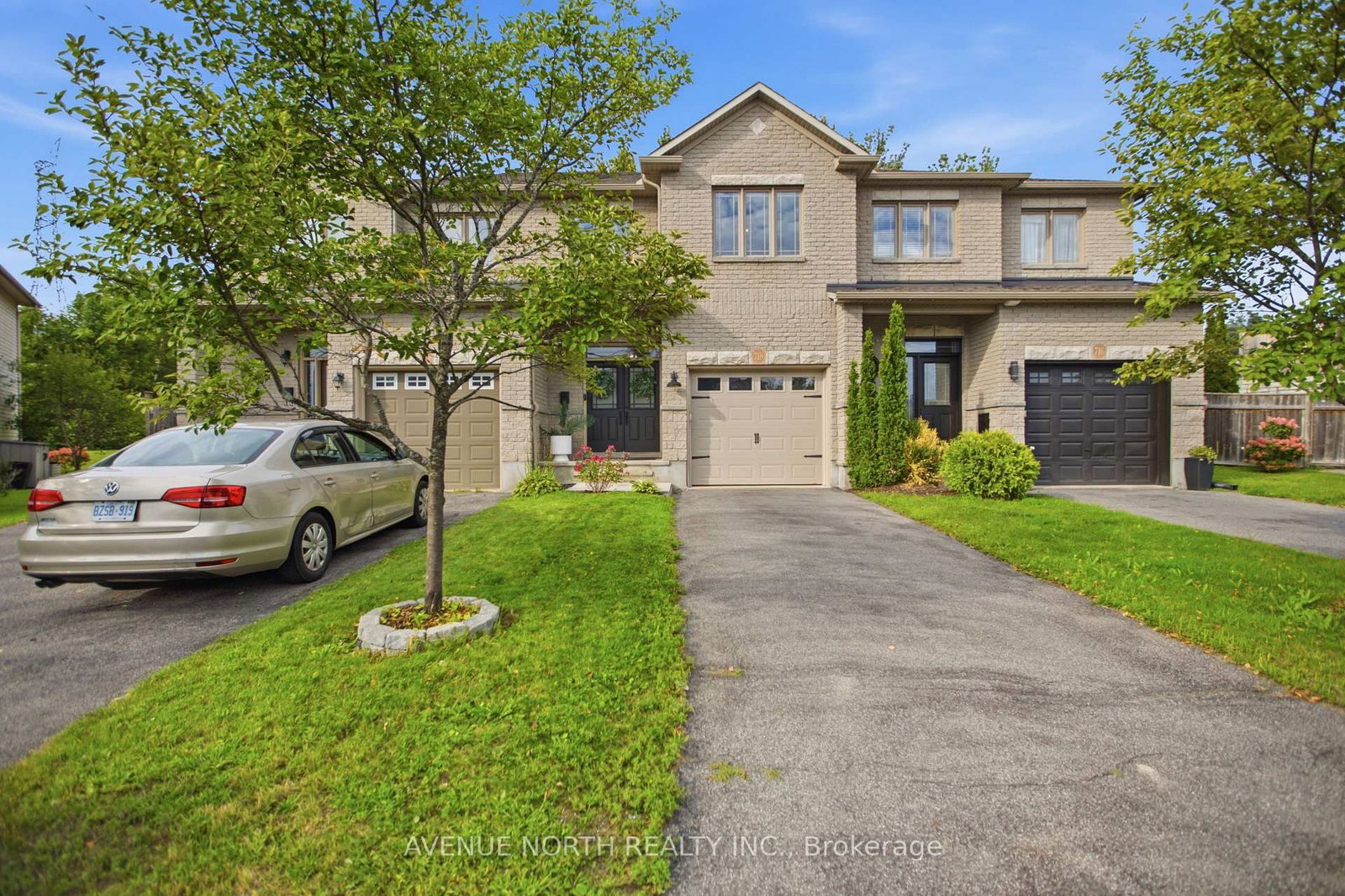 718 Percifor Way • Ottawa, ON photo 1