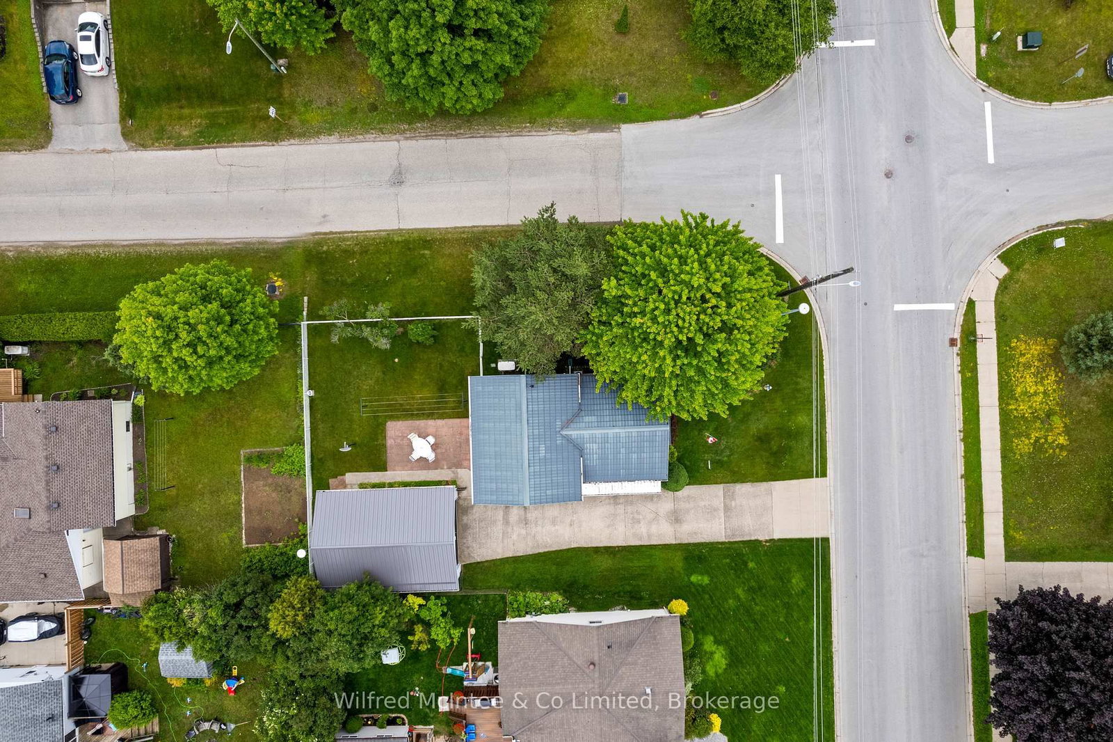 455 Bruce Street • Saugeen Shores, ON photo 4