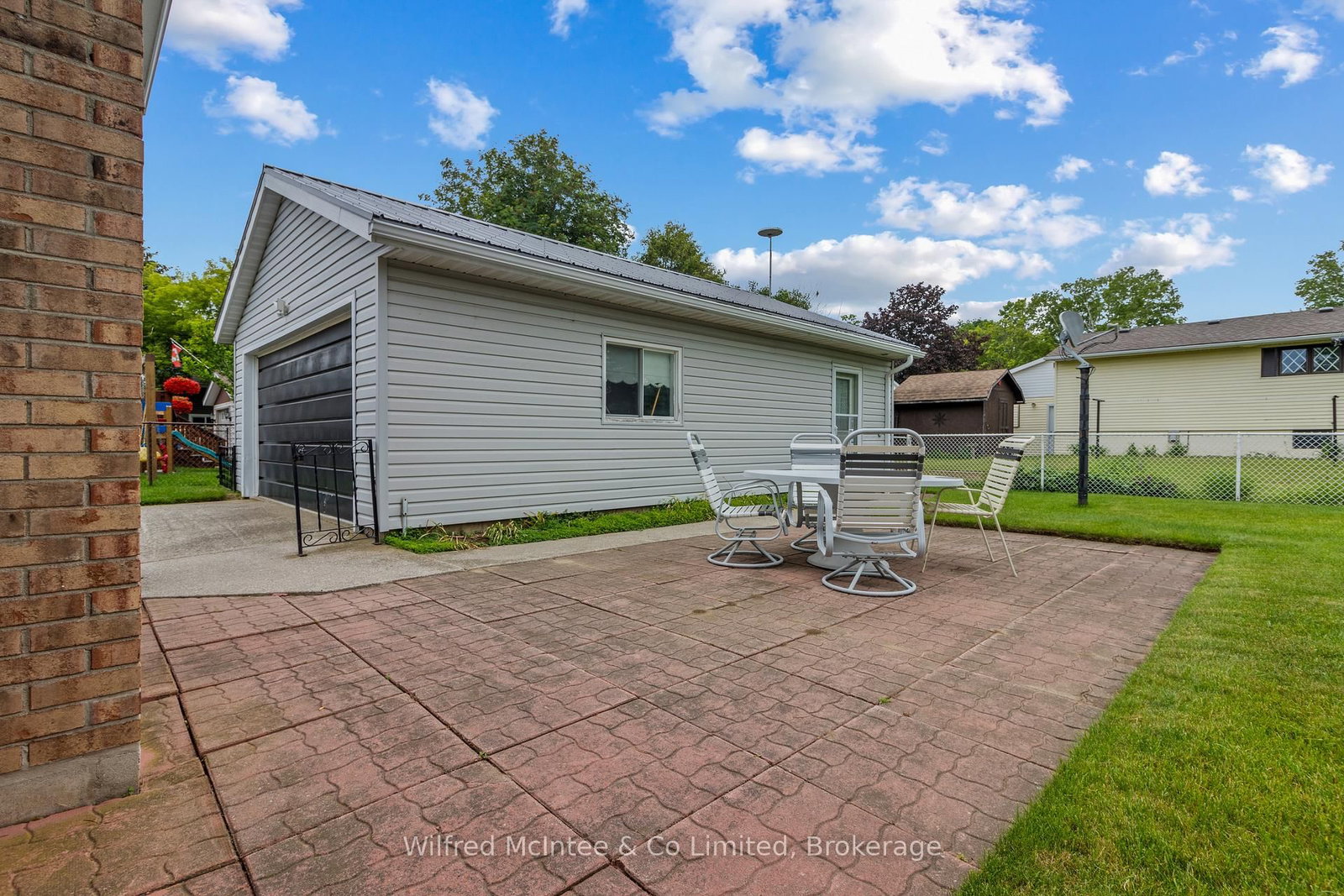 455 Bruce Street • Saugeen Shores, ON photo 5