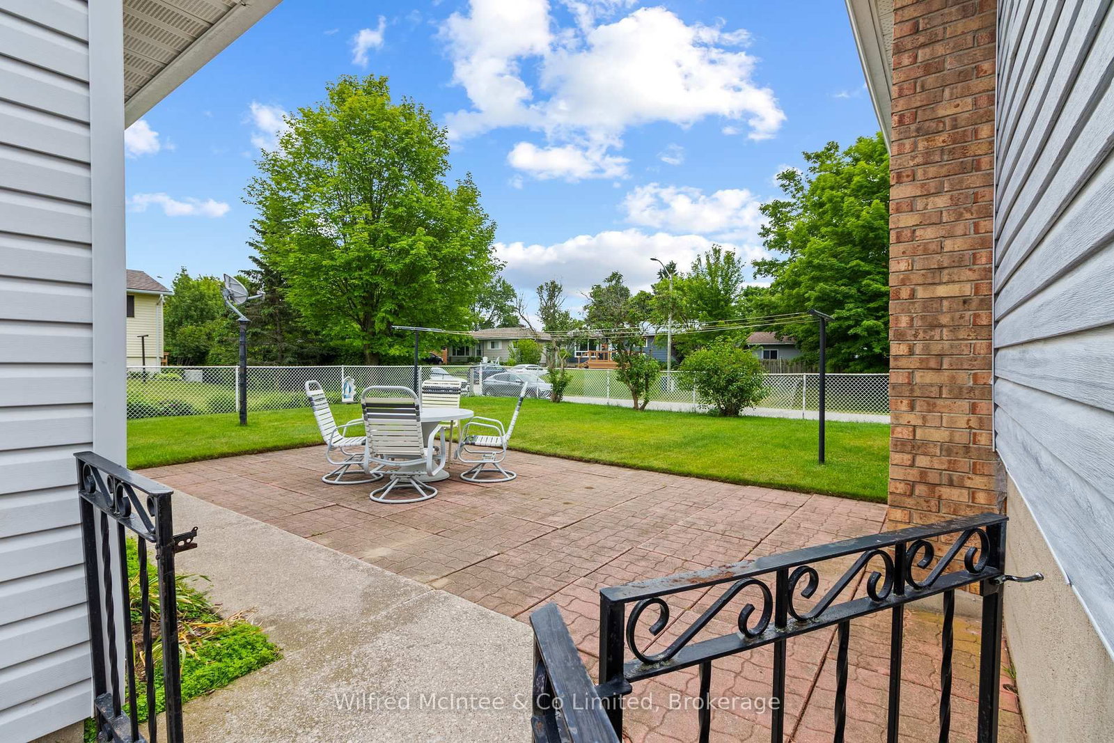 455 Bruce Street • Saugeen Shores, ON photo 6