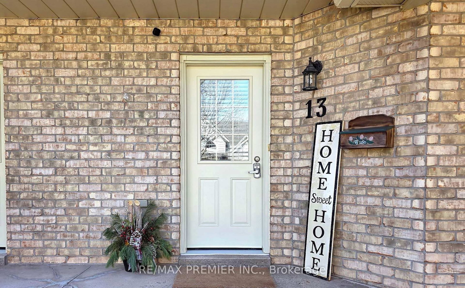 9 Wentworth Drive • #13 • Grimsby, ON photo 3