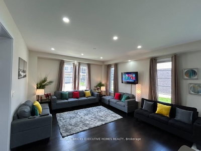91 Higgins Avenue • Thorold, ON photo 3