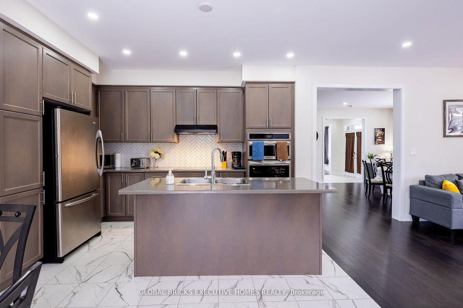 91 Higgins Avenue • Thorold, ON photo 5