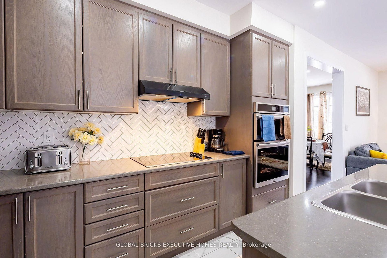 91 Higgins Avenue • Thorold, ON photo 6
