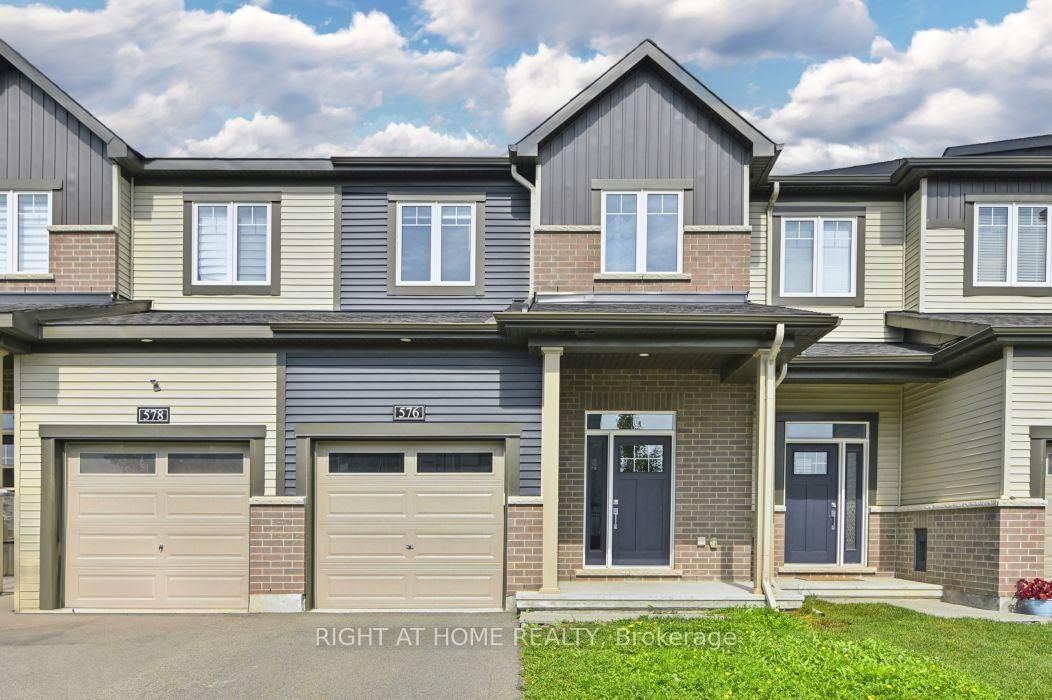 576 Prominence Way • Ottawa, ON photo 1