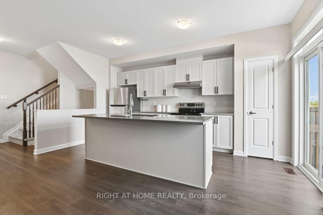 576 Prominence Way • Ottawa, ON photo 10