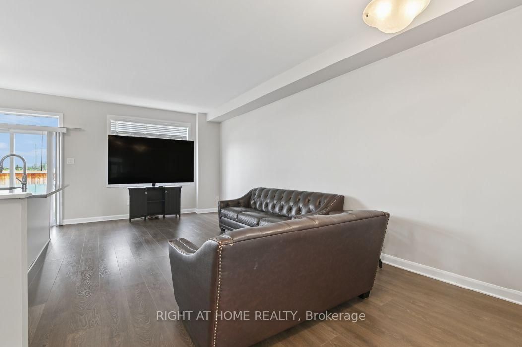 576 Prominence Way • Ottawa, ON photo 6