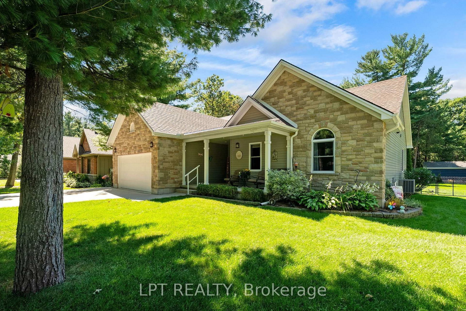 10011 Jenna Road, Lambton Shores, photo 1