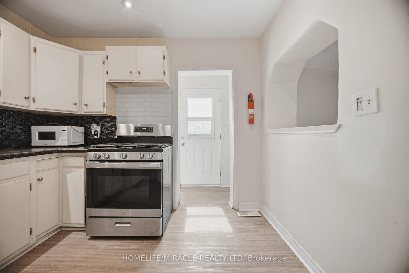 25 Hope Avenue • Hamilton, ON photo 11