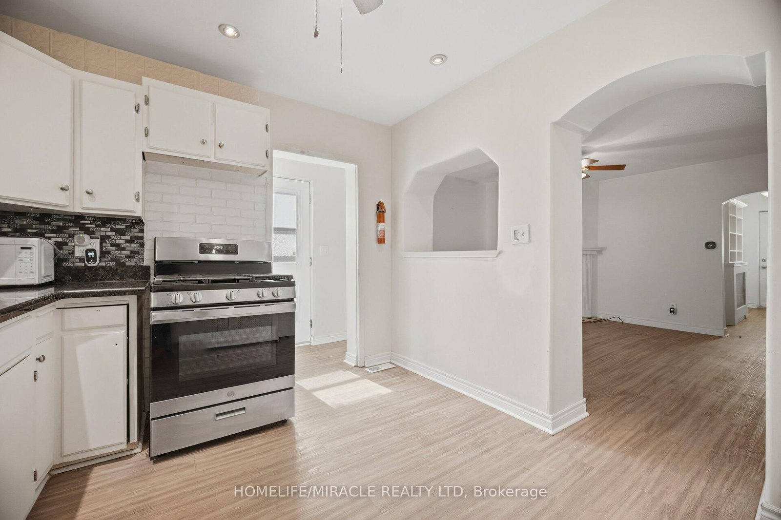 25 Hope Avenue • Hamilton, ON photo 12