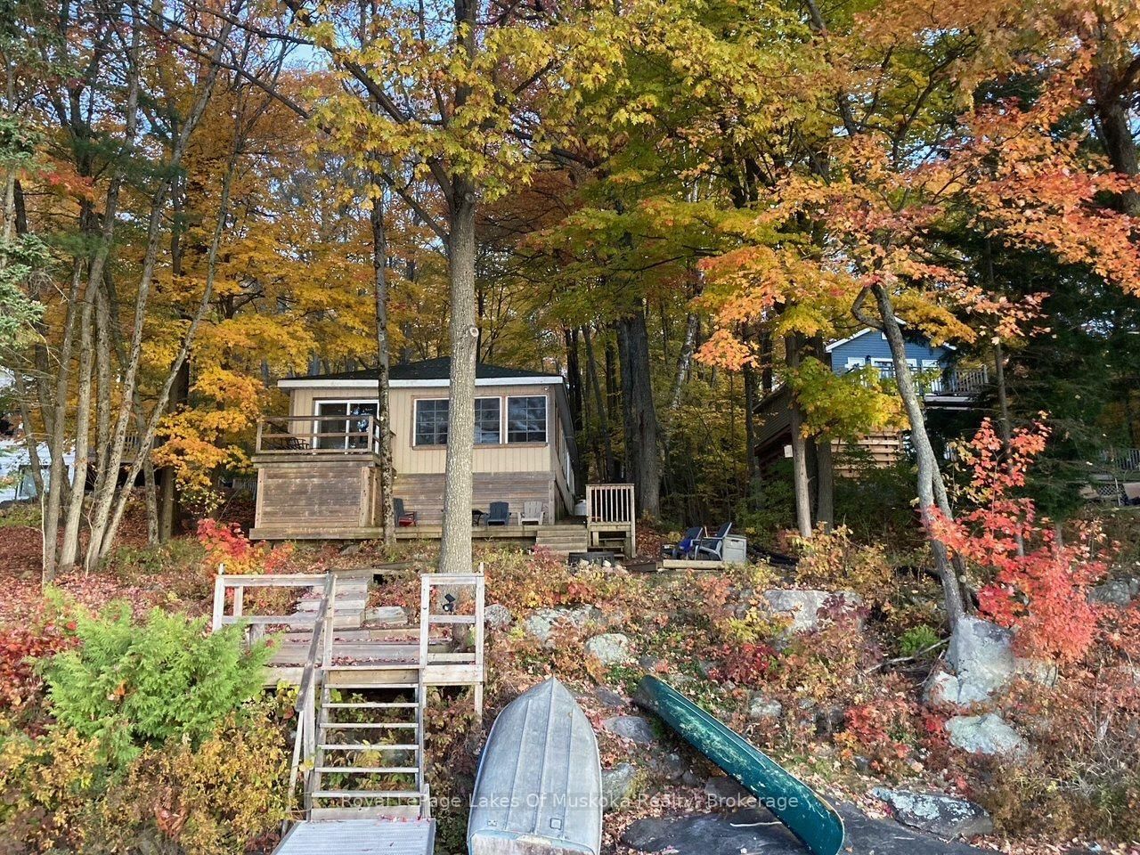 1063 Dickie lake Road • Lake of Bays, ON photo 2