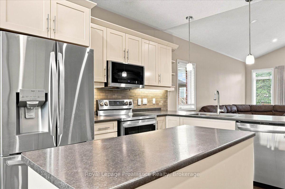 54 Cavendish Drive • Belleville, ON photo 10