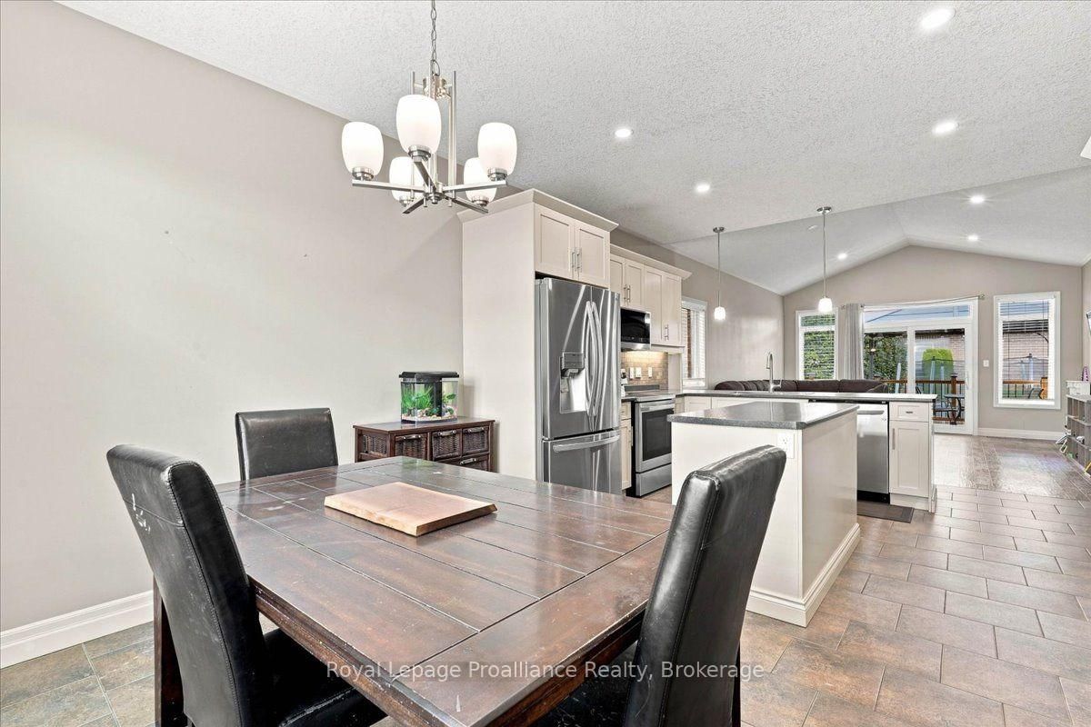 54 Cavendish Drive • Belleville, ON photo 13