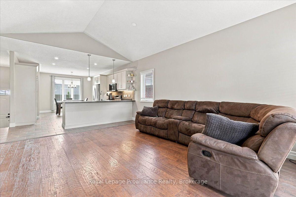54 Cavendish Drive • Belleville, ON photo 14
