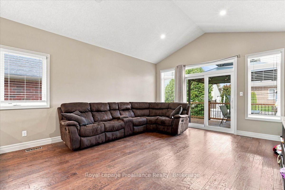 54 Cavendish Drive • Belleville, ON photo 15