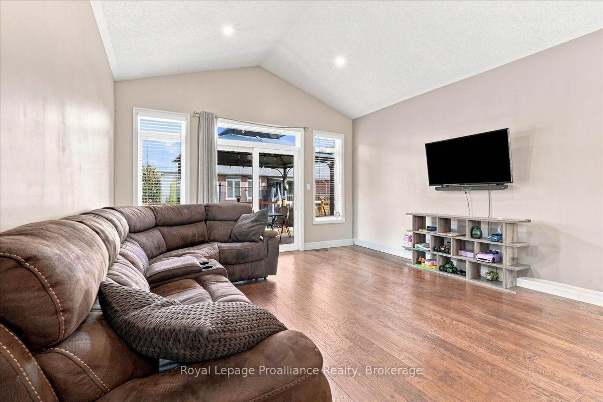 54 Cavendish Drive • Belleville, ON photo 16