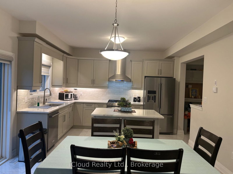 Upper - 9306 White Oak Avenue