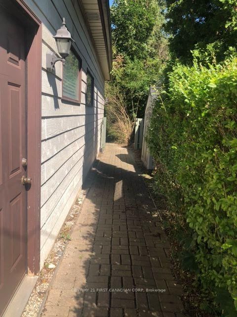 1806 Parkhurst Avenue • London East, ON photo 3