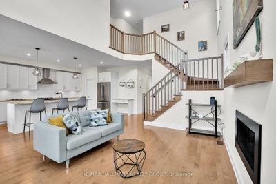 58 Zaatiik Grove • Ottawa, ON photo 2