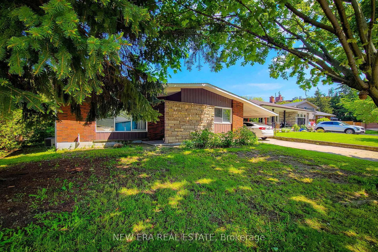1 Vera Court • Hamilton, ON photo 3