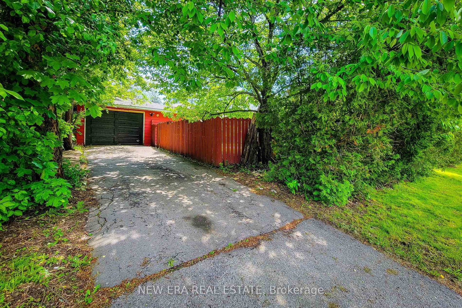 1 Vera Court • Hamilton, ON photo 4