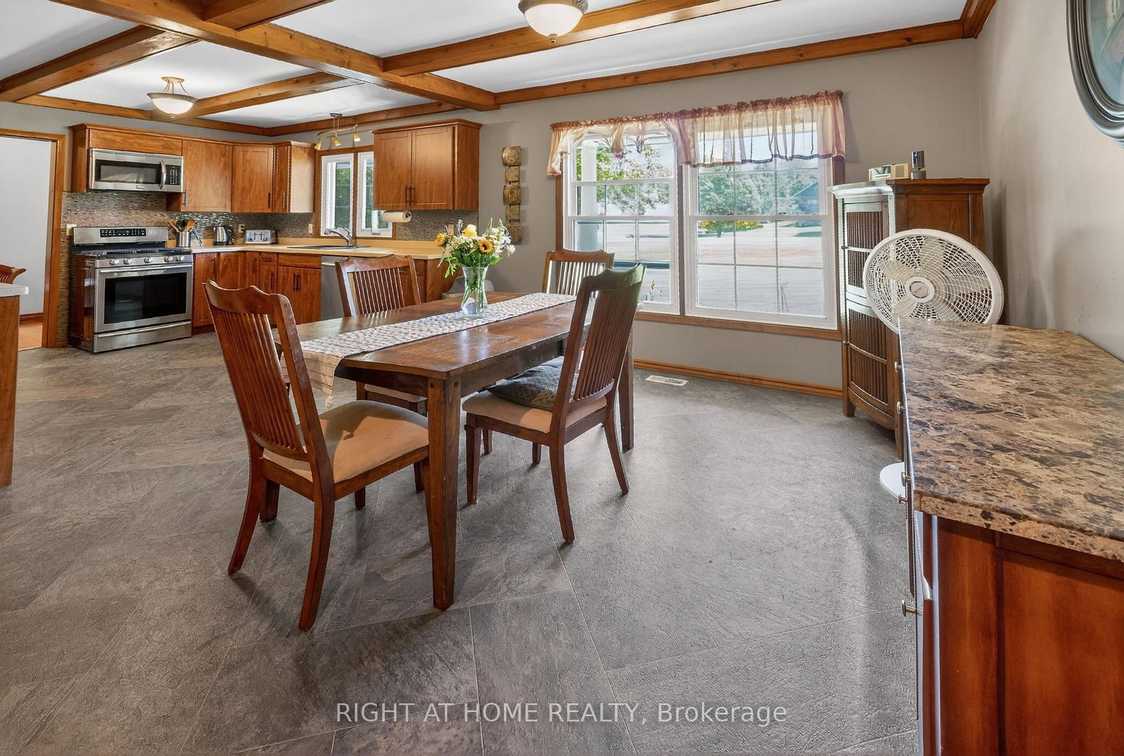 35868 Fingal Line • Southwold, ON photo 14