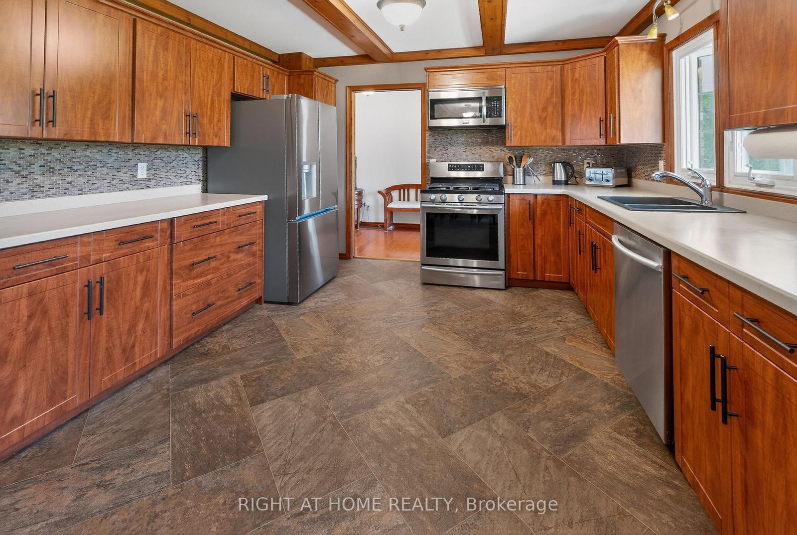 35868 Fingal Line • Southwold, ON photo 15
