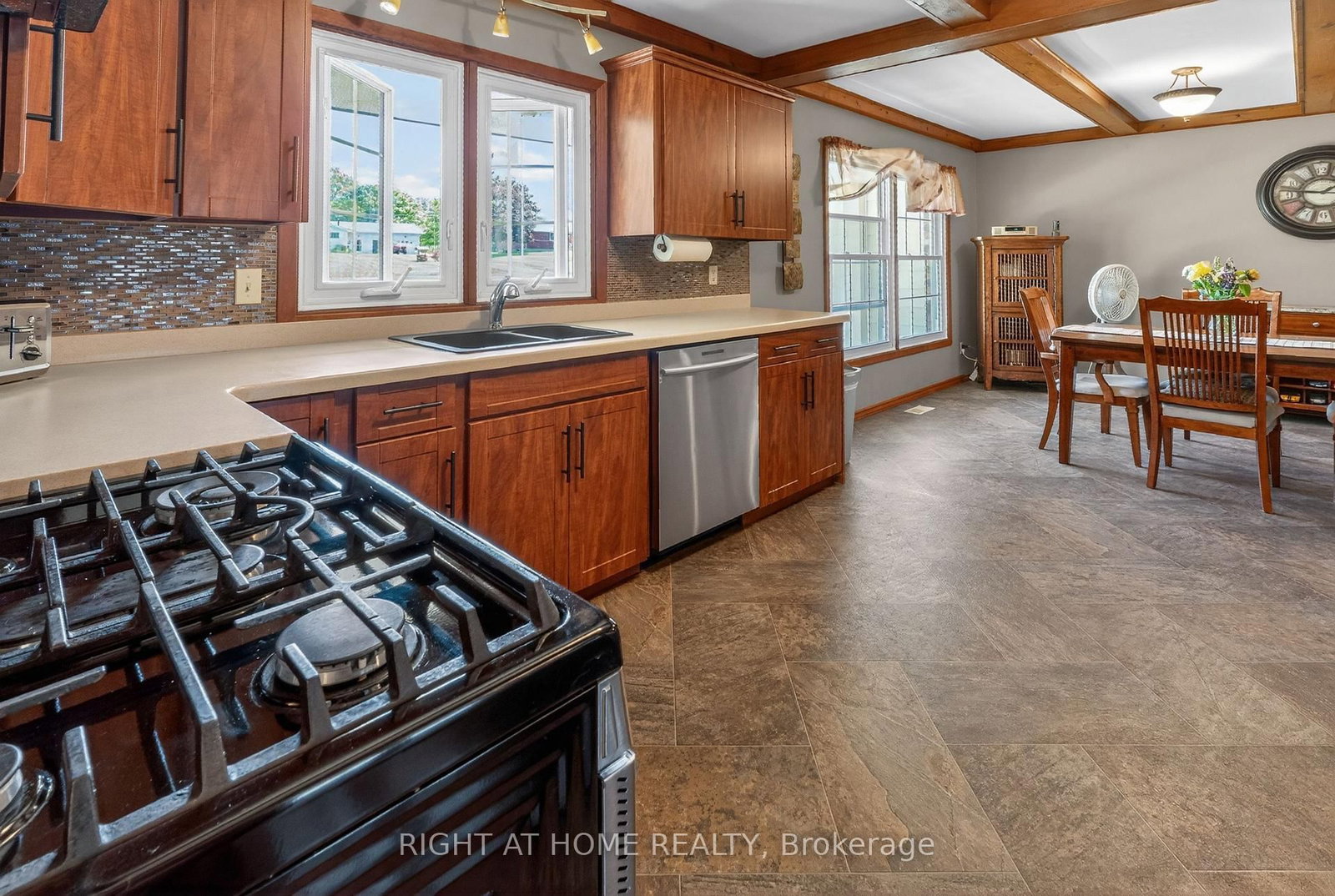 35868 Fingal Line • Southwold, ON photo 16