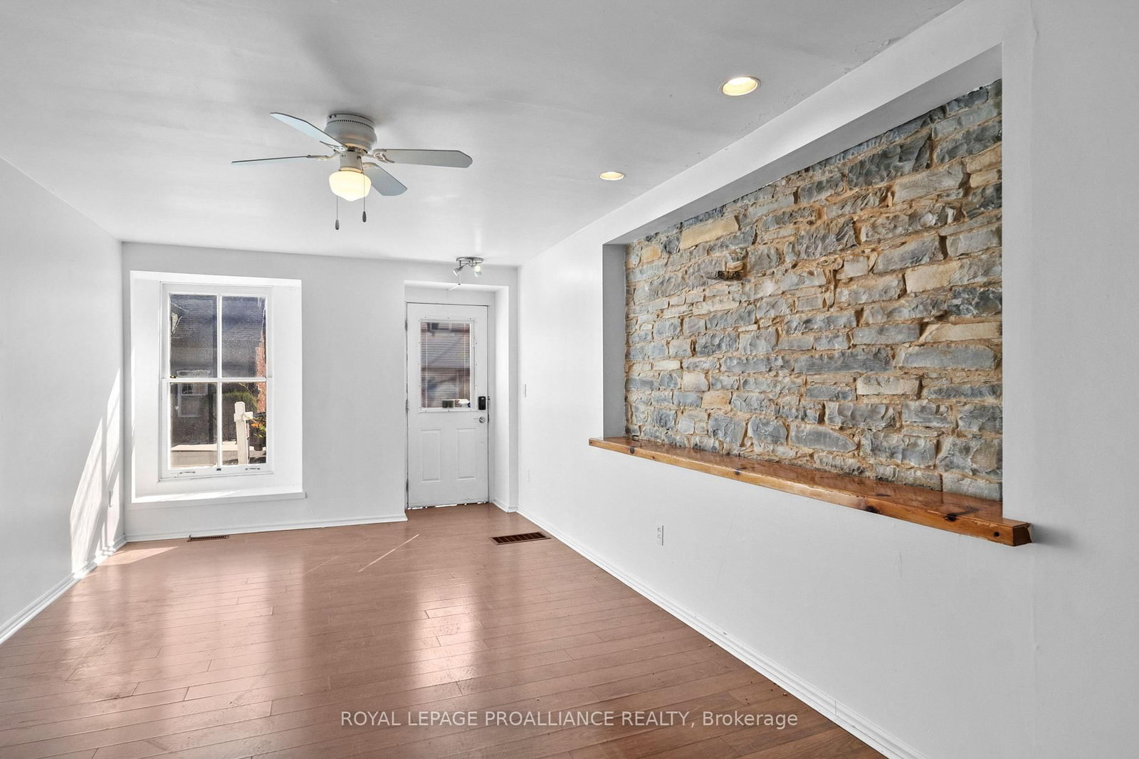 10 Rideau Street • Kingston, ON photo 10