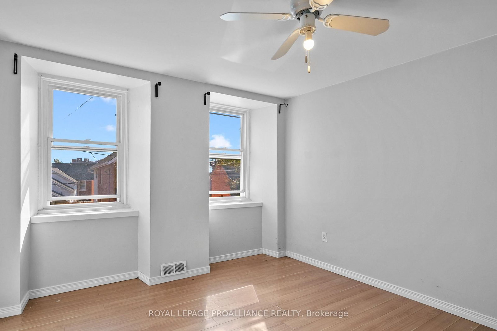 10 Rideau Street • Kingston, ON photo 18