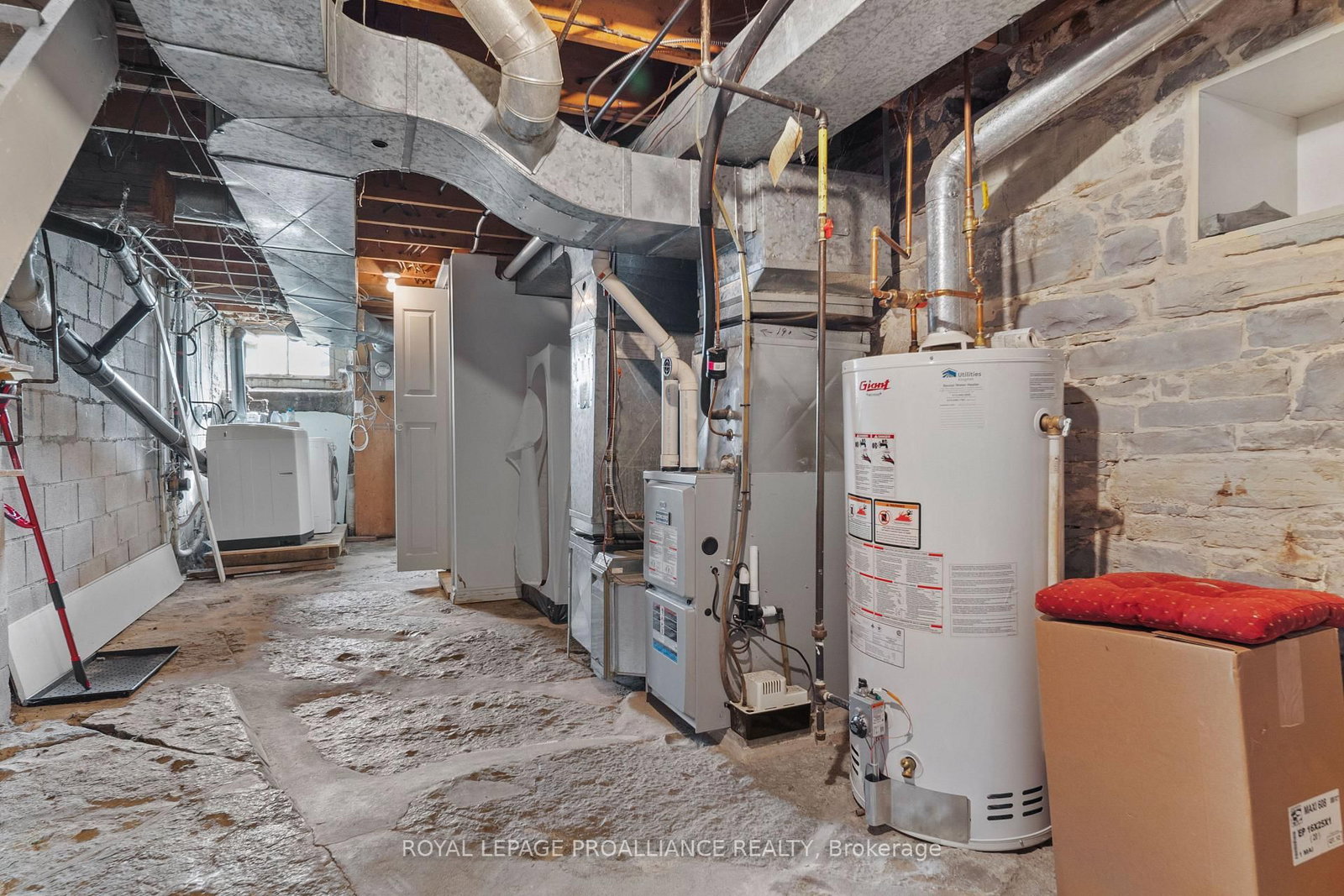 10 Rideau Street • Kingston, ON photo 38
