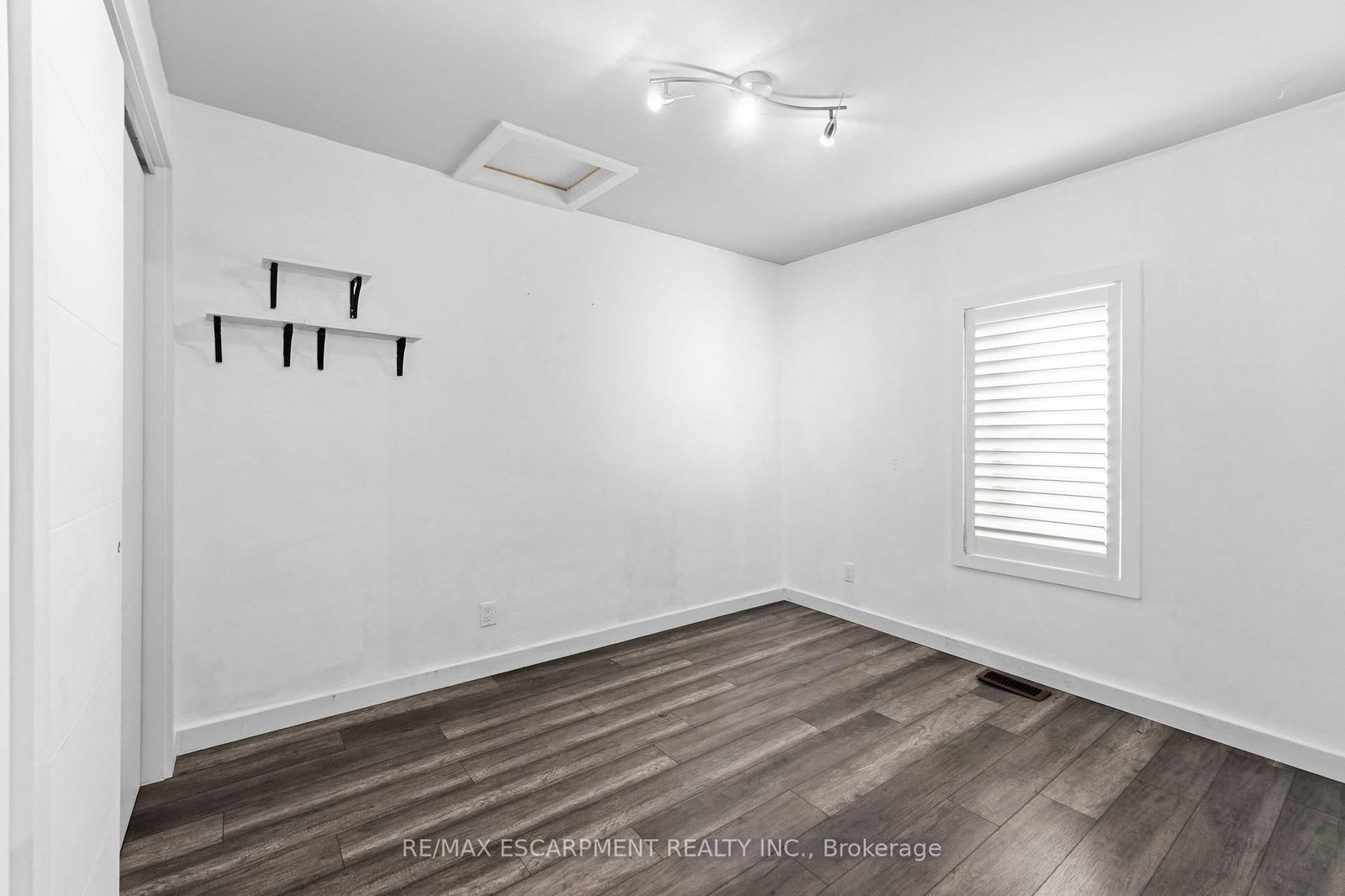 37 Maplecrest Avenue • St. Catharines, ON photo 13