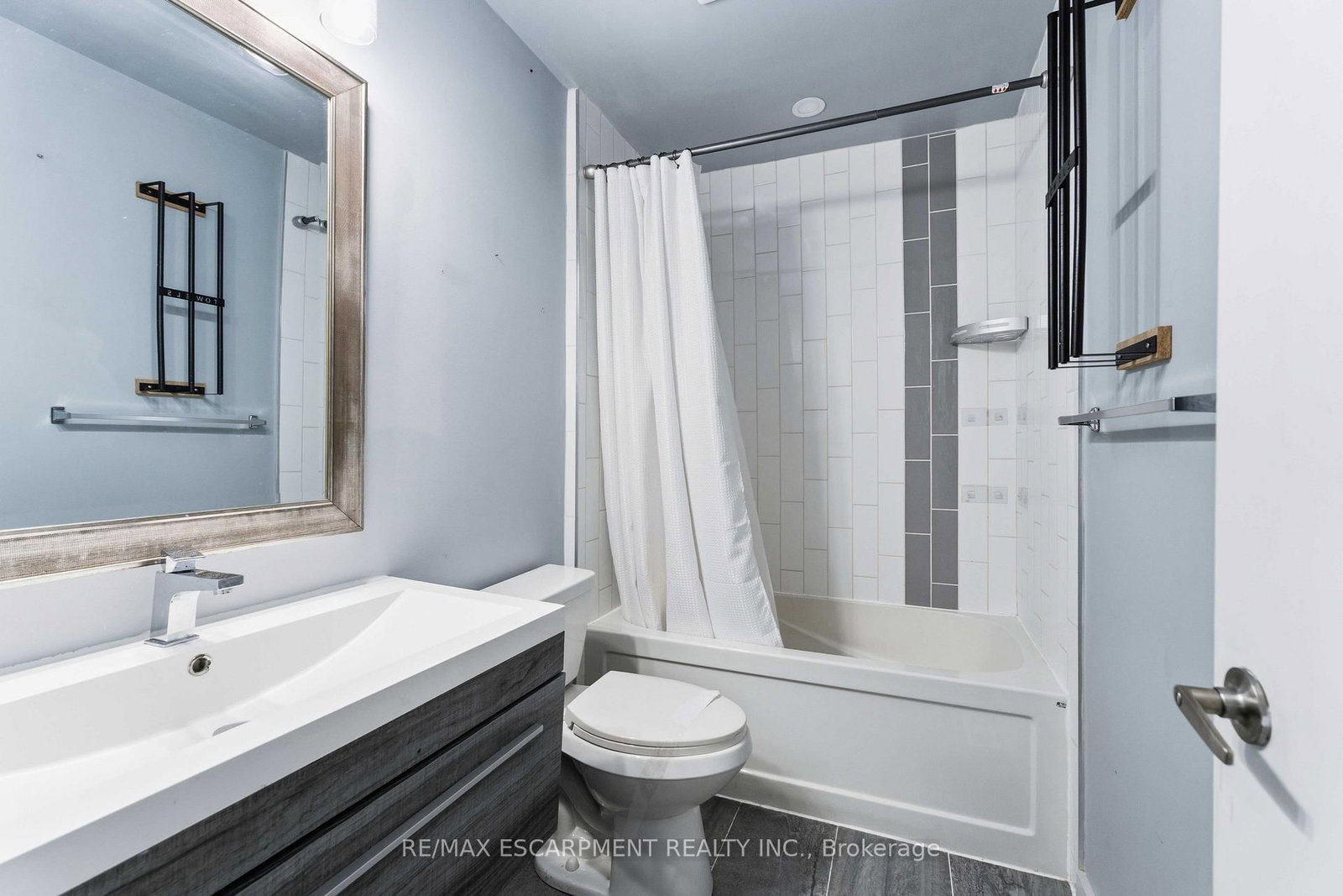 37 Maplecrest Avenue • St. Catharines, ON photo 15