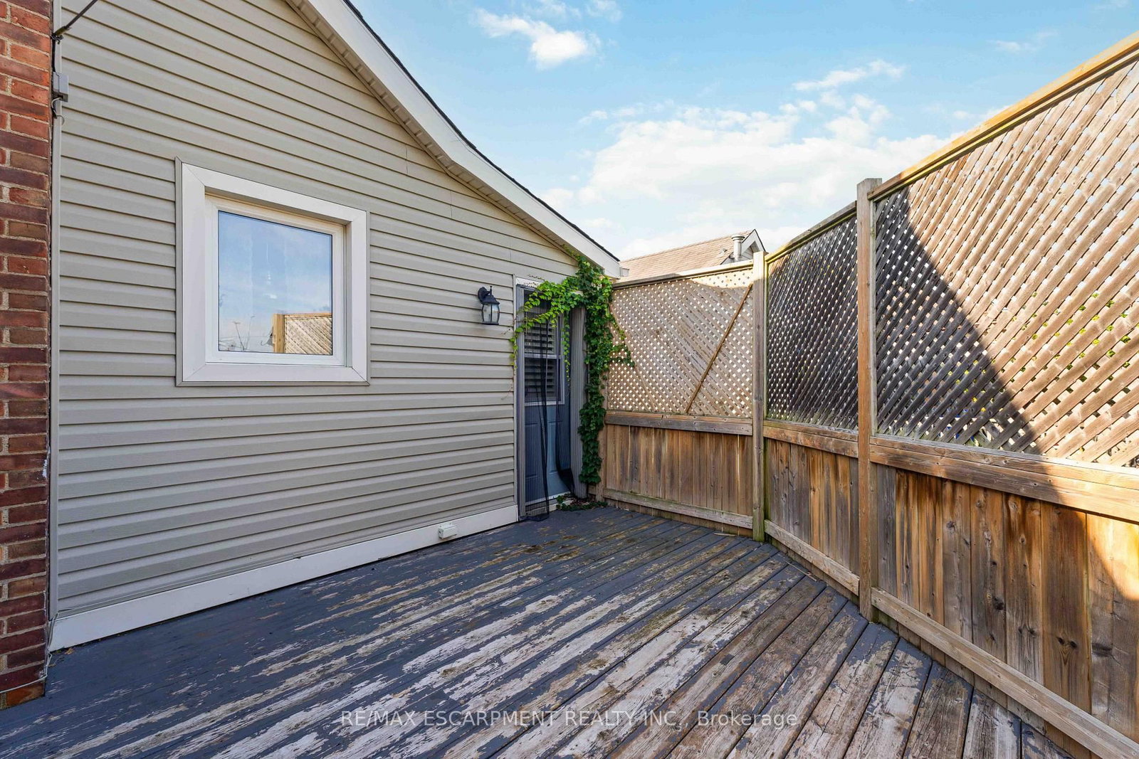 37 Maplecrest Avenue • St. Catharines, ON photo 27