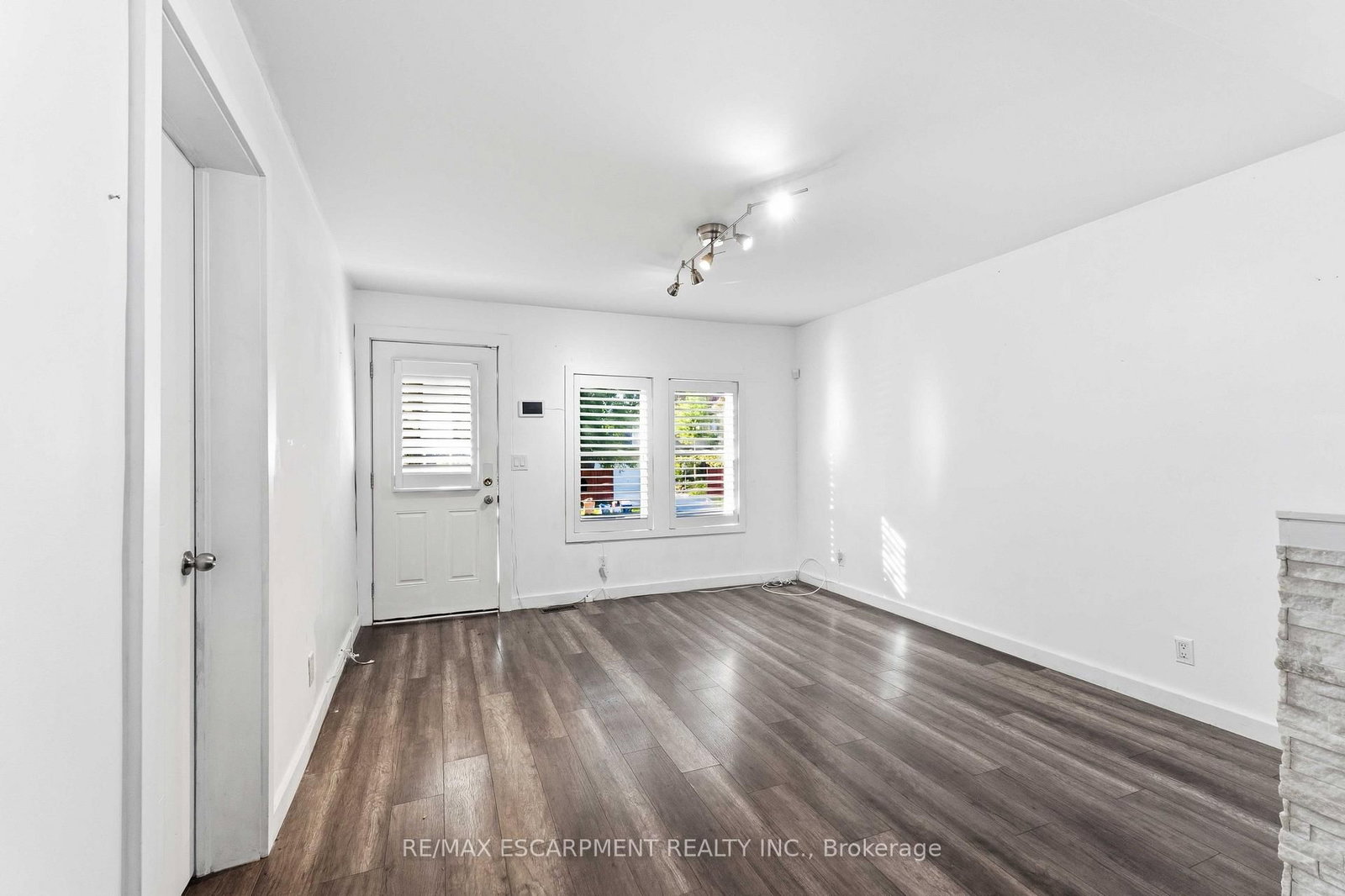 37 Maplecrest Avenue • St. Catharines, ON photo 9