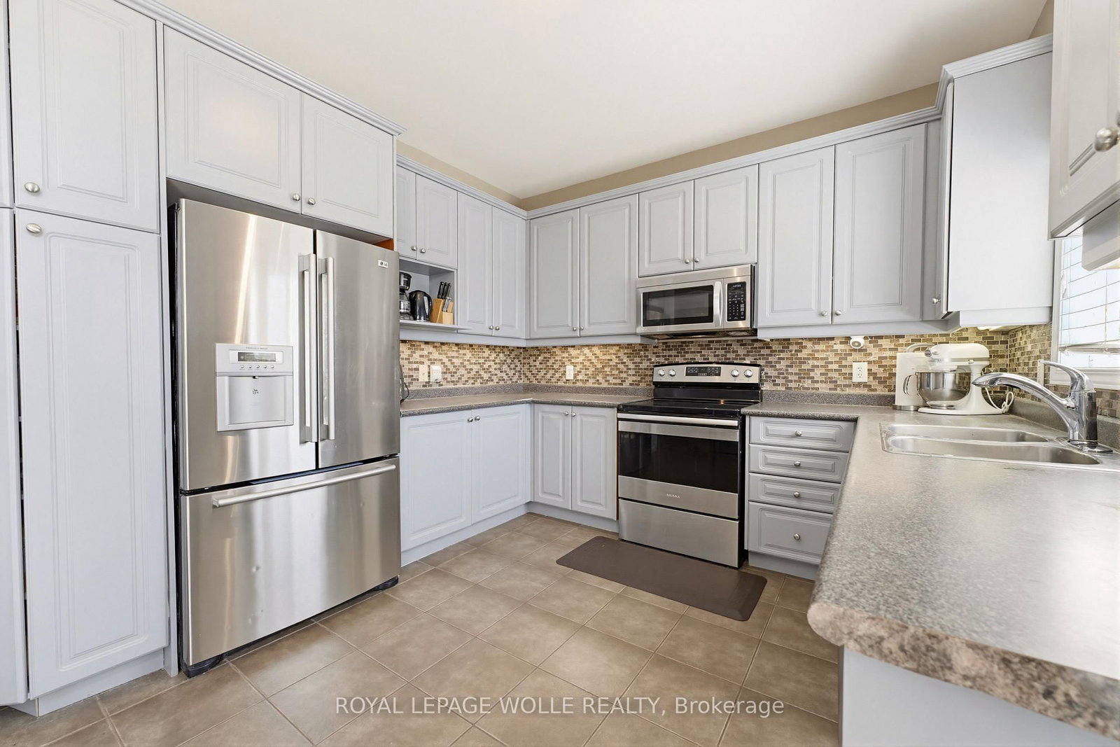 359 Pine Valley Drive • Kitchener, ON photo 14
