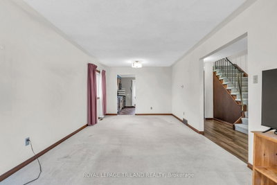 744 Classic Drive • London East, ON photo 6