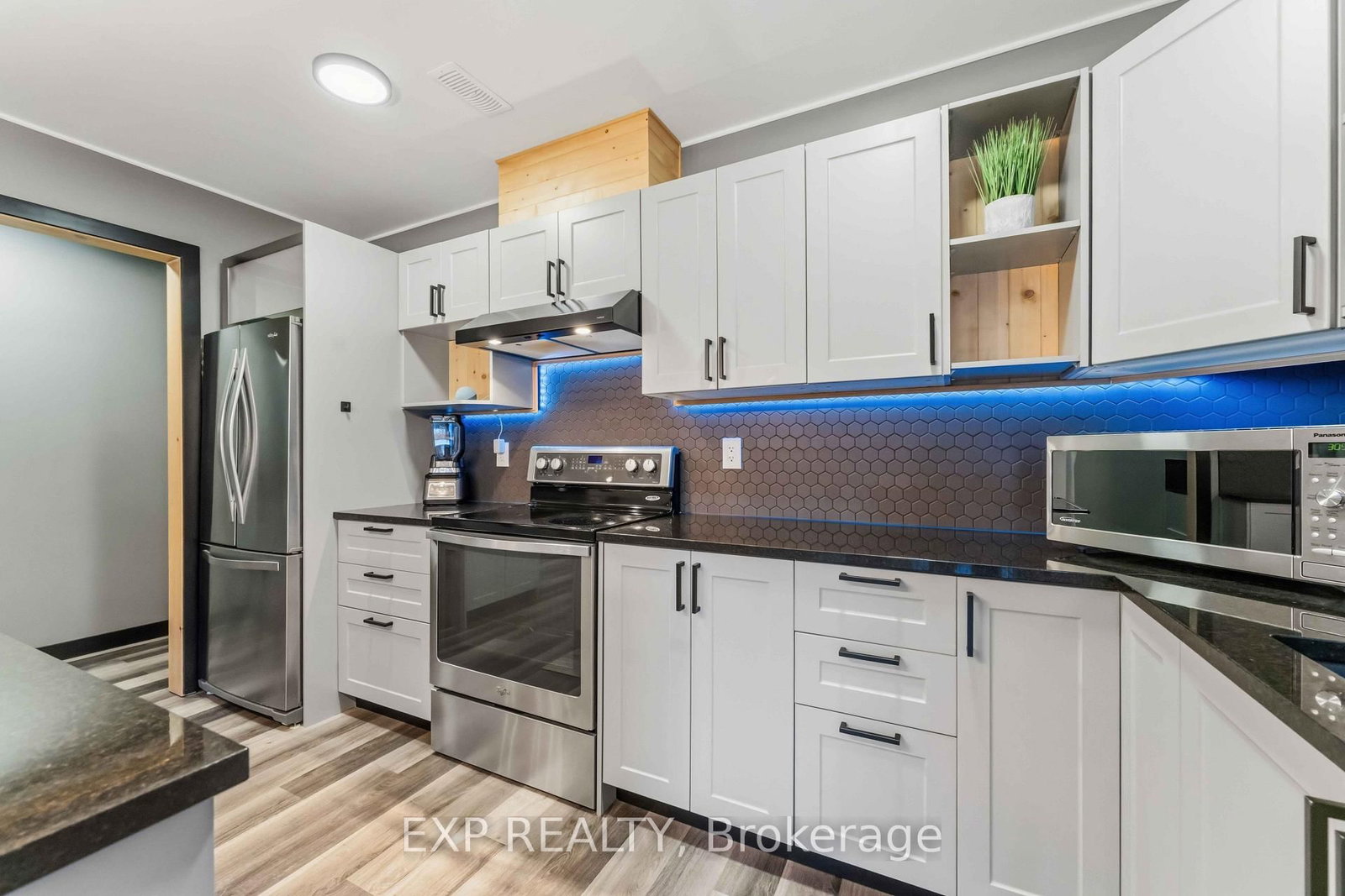 104 Artesa Private • #J • Ottawa, ON photo 14