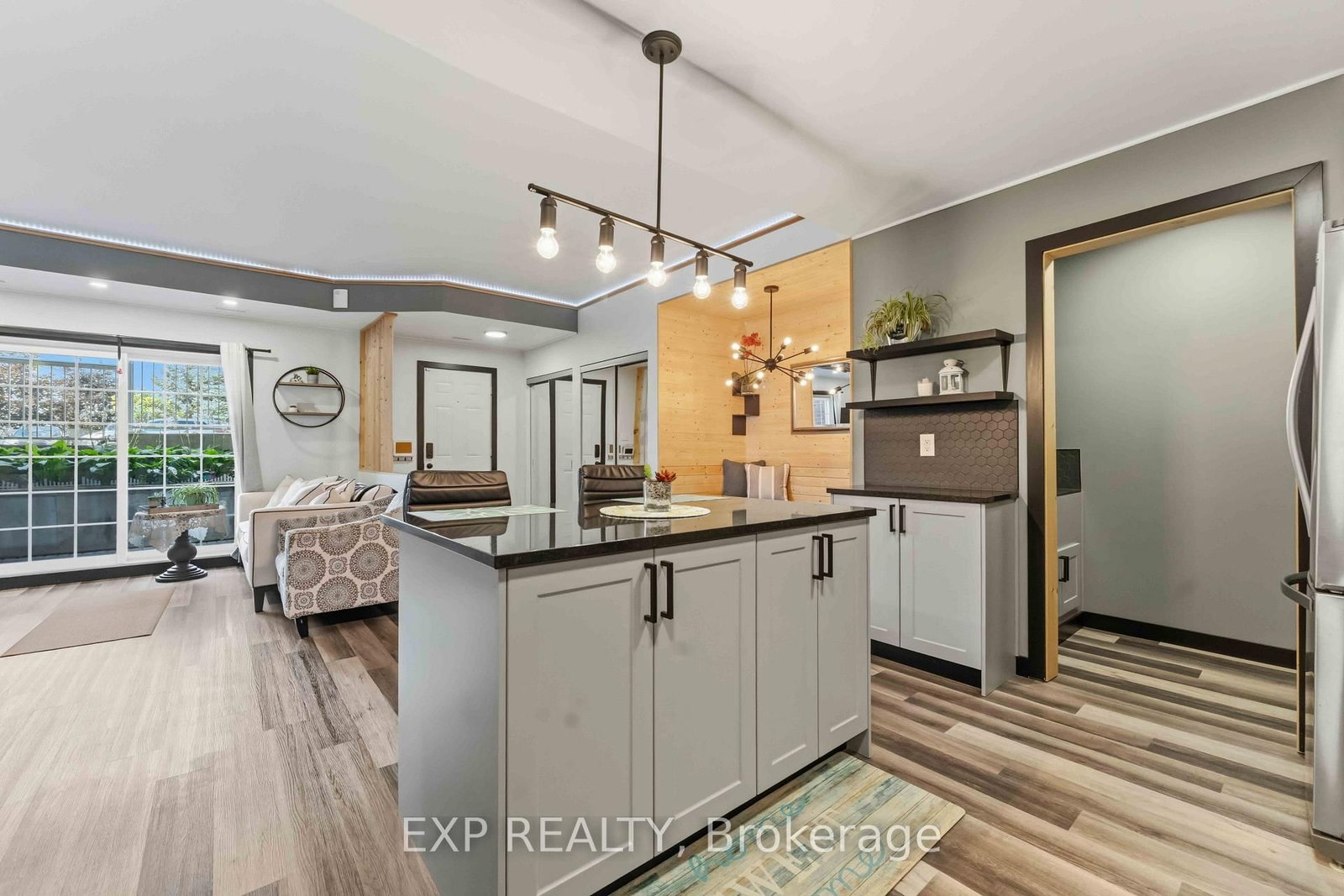 104 Artesa Private • #J • Ottawa, ON photo 15