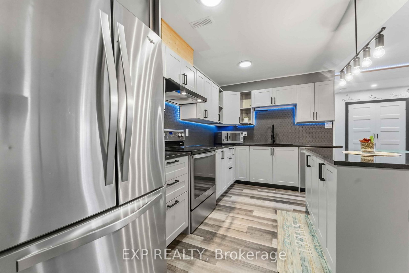 104 Artesa Private • #J • Ottawa, ON photo 16