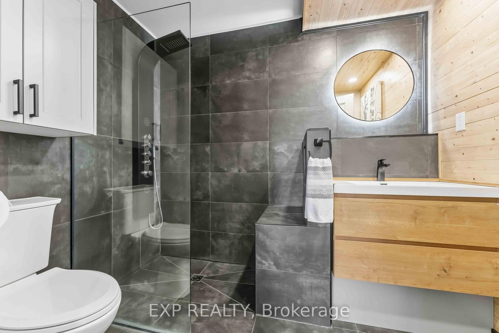 104 Artesa Private • #J • Ottawa, ON photo 35