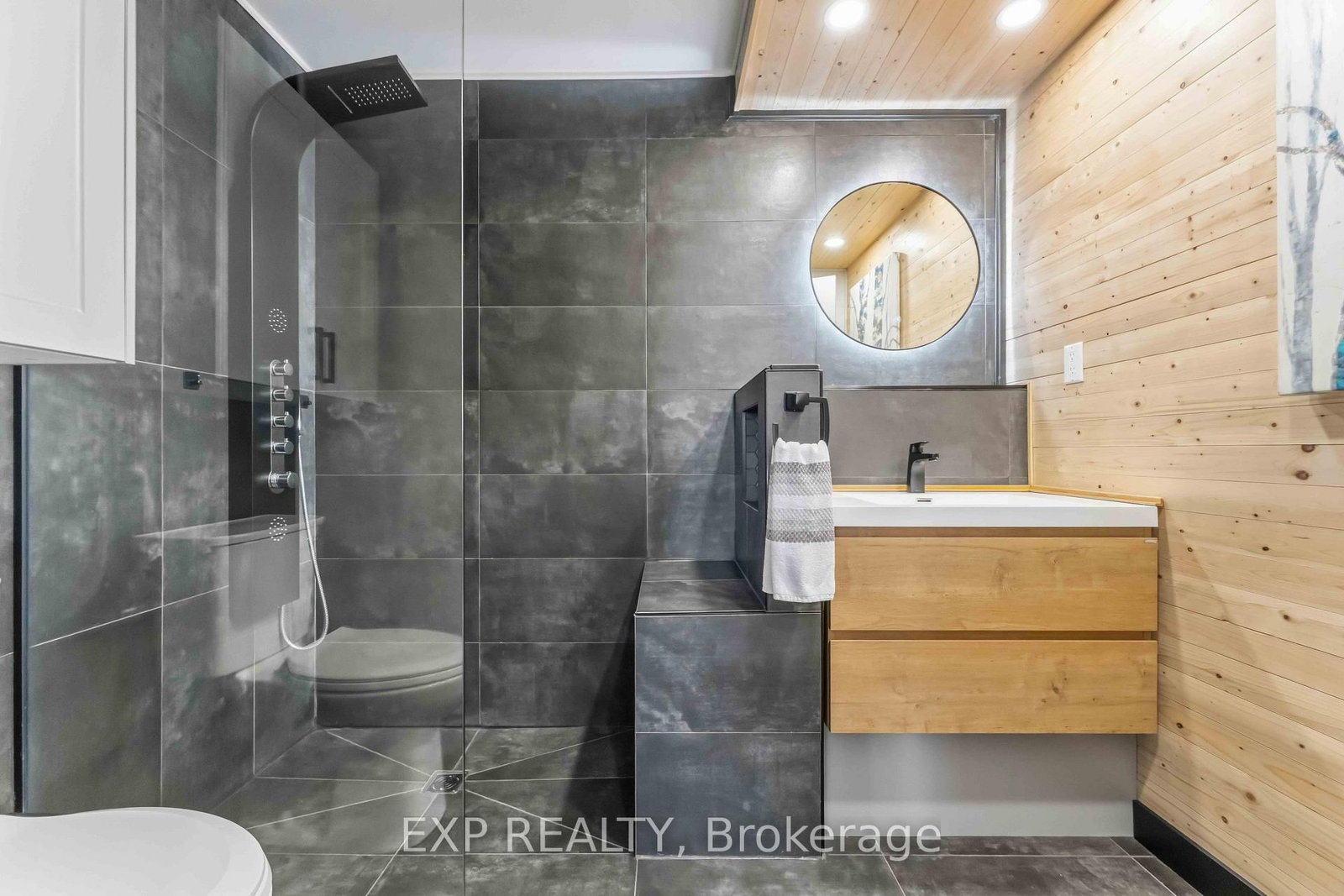 104 Artesa Private • #J • Ottawa, ON photo 36