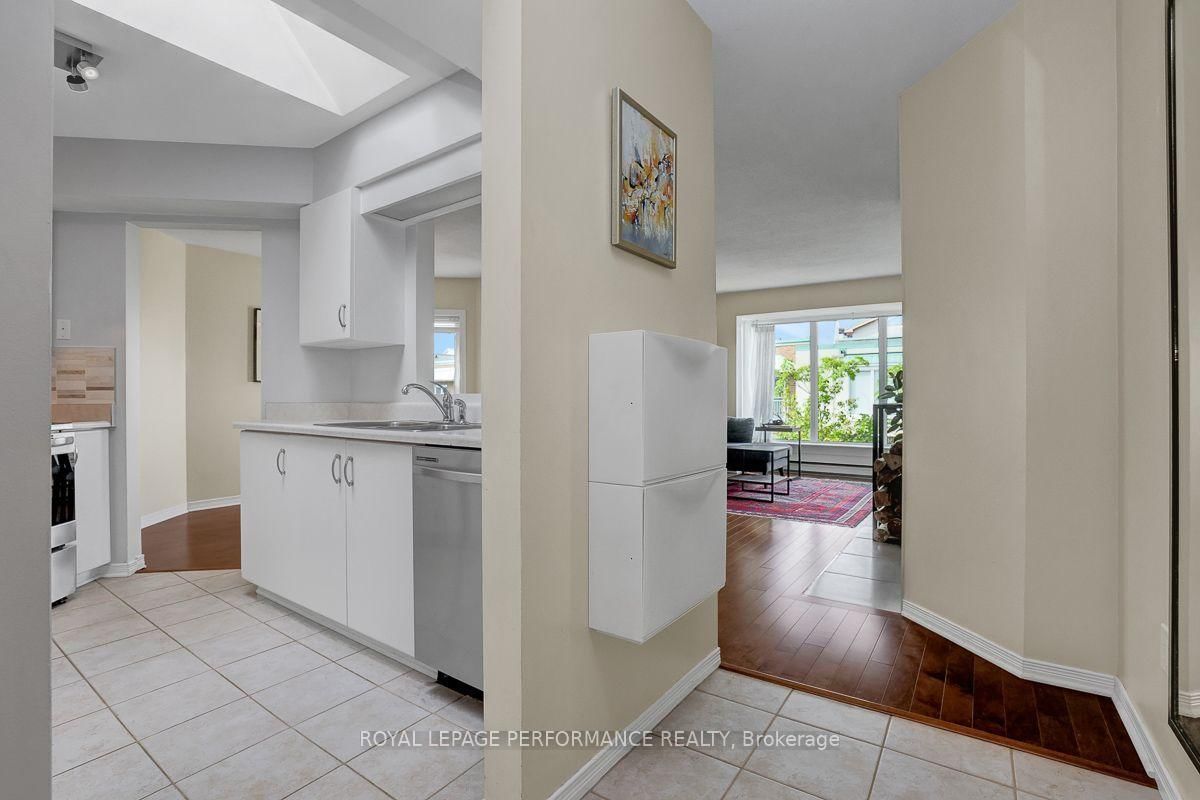 1 Columbus Avenue • #401D • Ottawa, ON photo 4