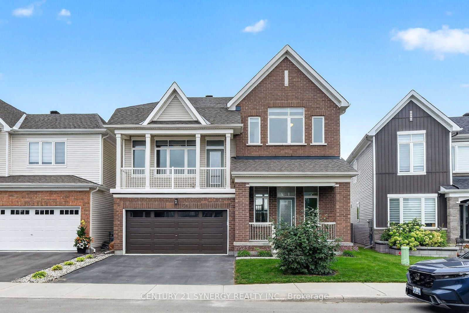 124 Des Aubrais Crescent • Ottawa, ON photo 1