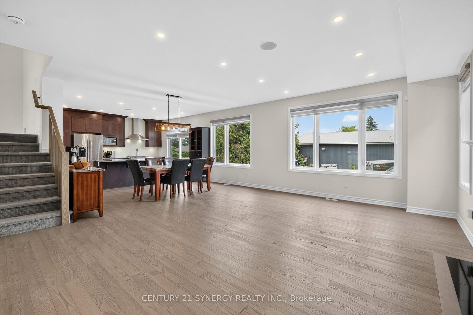 124 Des Aubrais Crescent • Ottawa, ON photo 10